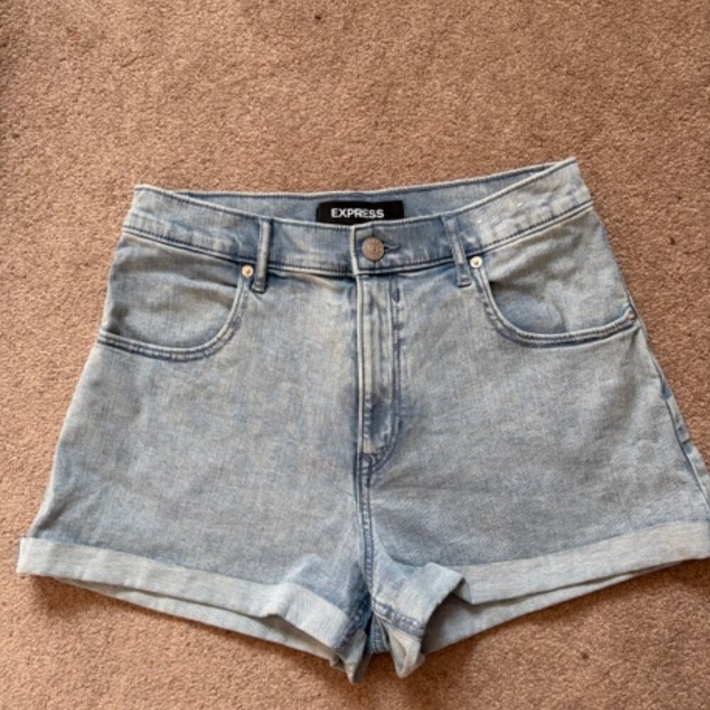 Express Mom Shorts Shortie Super High Rise 8 Light Wash Cuffed